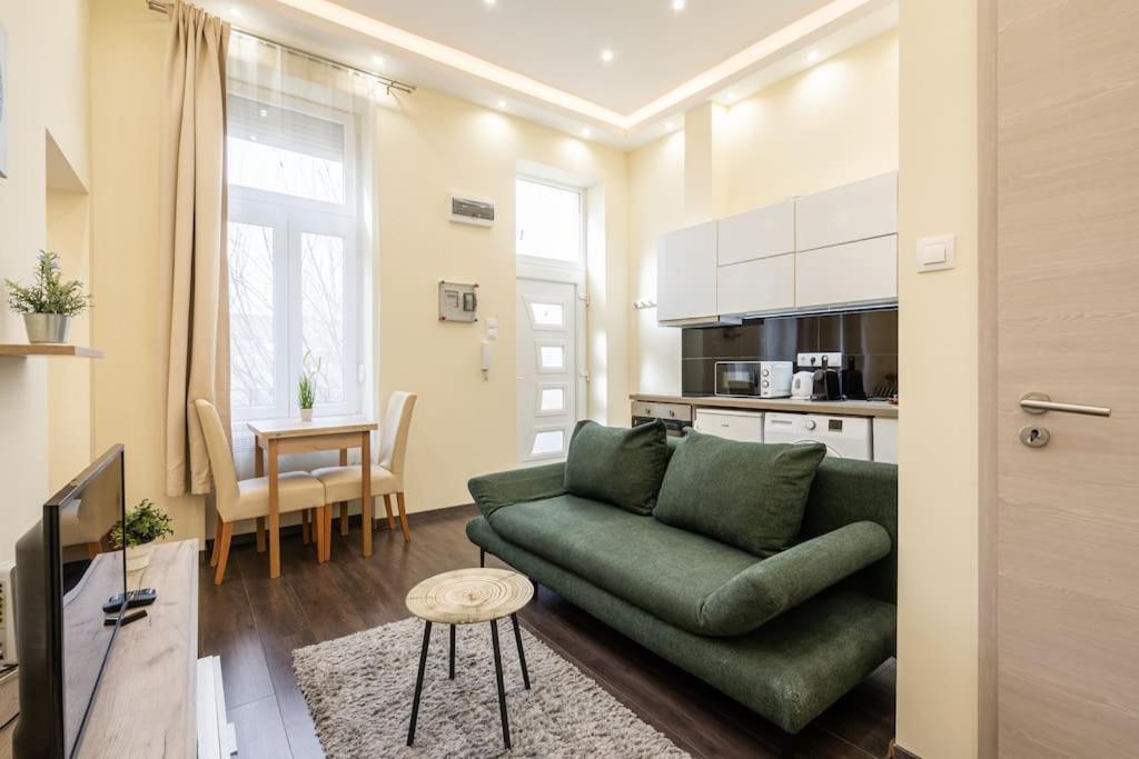 Peppy Home Of Harmony Budapest Esterno foto