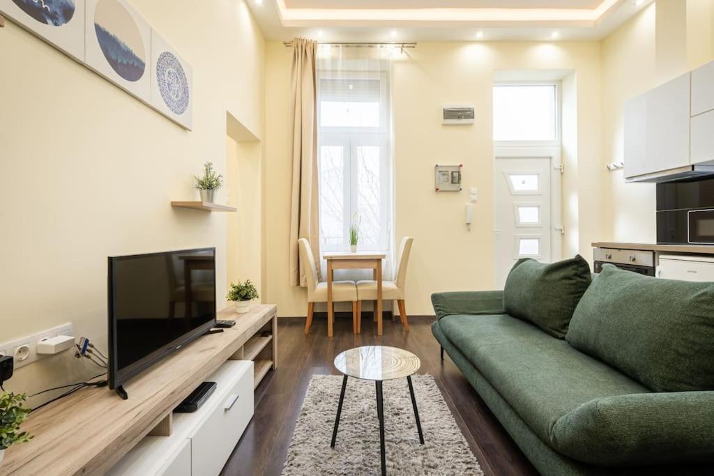 Peppy Home Of Harmony Budapest Esterno foto