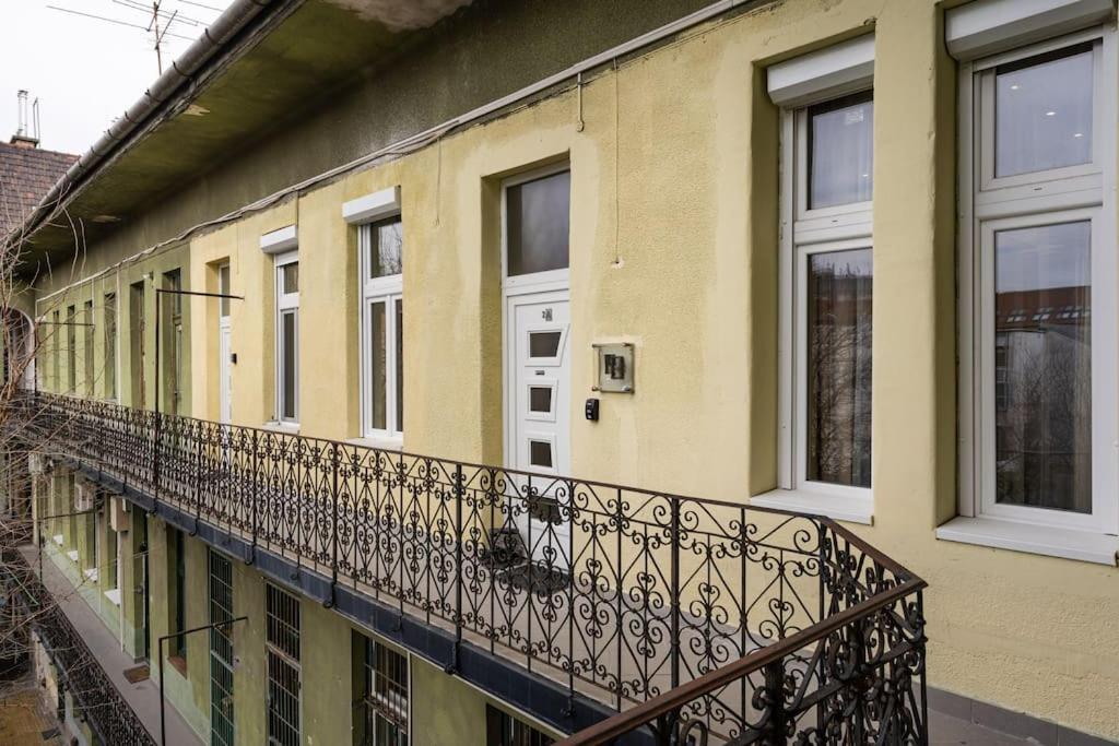 Peppy Home Of Harmony Budapest Esterno foto