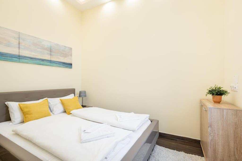 Peppy Home Of Harmony Budapest Esterno foto