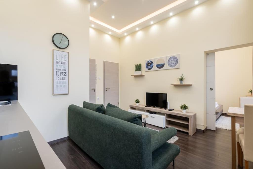 Peppy Home Of Harmony Budapest Esterno foto